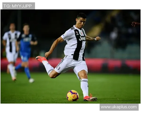 实况壁纸足球球星全景呈现，沉浸式体验与球场荣耀共舞