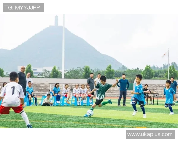 球星战靴点燃绿茵激情引领足球文化潮流风尚